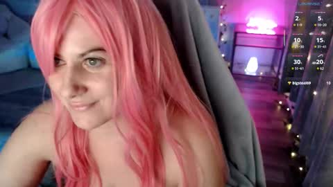 Snapshot of bellastar84 chatting on 02-16-26, 12:23 Starr40 online show from 02-16-26, 12:23