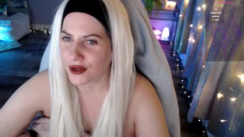 Snapshot of bellastar84 chatting on 03-09-26, 10:52 Starr40 online show from 03-09-26, 10:52