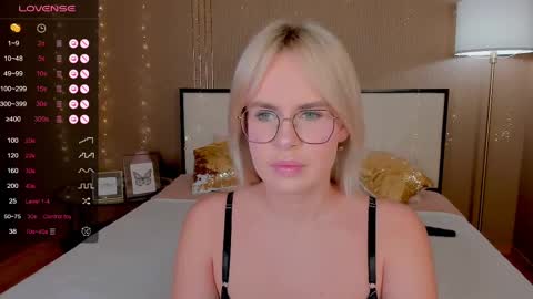 Bella online show from 02-17-25, 12:43