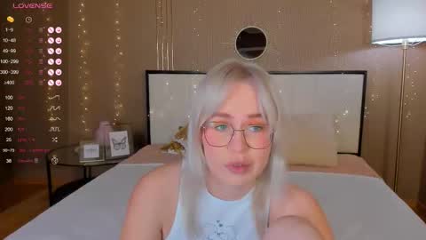 Bella online show from 10-13-25, 12:43