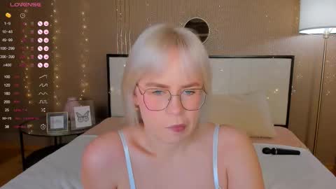 Bella online show from 10-18-25, 12:57