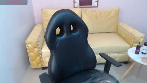 Snapshot of bellatrix_ch chatting on 10-05-25, 11:41 Bella online show from 10-05-25, 11:41