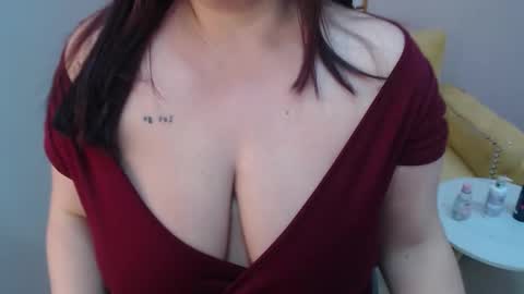 Bella online show from 12-15-25, 04:44