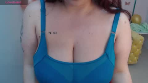 Bella online show from 04-24-26, 01:24