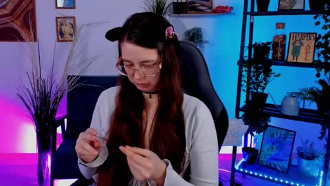 Snapshot of bellatrixllestrange chatting on 01-27-25, 07:56 Bella. Ntmu online show from 01-27-25, 07:56