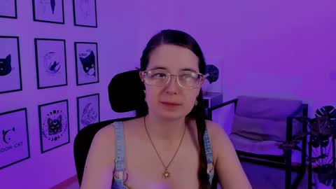 Snapshot of bellatrixllestrange chatting on 02-10-25, 11:02 Bella. Ntmu online show from 02-10-25, 11:02