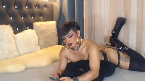 Snapshot of bellatrixxhuckerts chatting on 10-04-25, 09:29 B E L L A T R I X online show from 10-04-25, 09:29