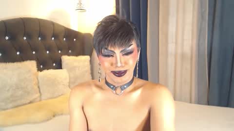 Snapshot of bellatrixxhuckerts chatting on 10-18-25, 08:53 B E L L A T R I X online show from 10-18-25, 08:53