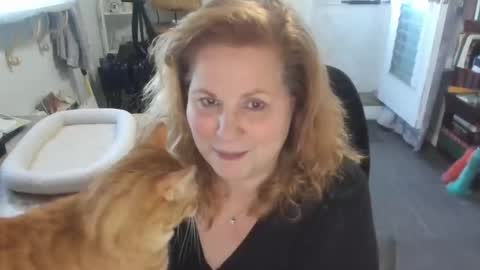 Snapshot of bellavoca chatting on 05-31-26, 11:17 Bellavoca online show from 05-31-26, 11:17
