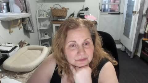 Snapshot of bellavoca chatting on 06-16-26, 12:35 Bellavoca online show from 06-16-26, 12:35