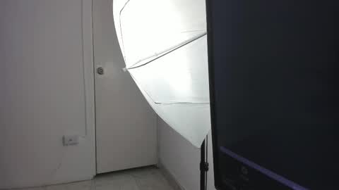 Bella Wild online show from 02-24-26, 12:14