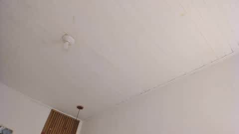 laukyubey             online show from 06-07-26, 01:37