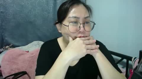 Snapshot of bellbabe chatting on 02-15-26, 02:36 Bella online show from 02-15-26, 02:36