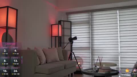 Snapshot of belle_adrienne chatting on 11-02-25, 12:35 Belle Adrienne IG online show from 11-02-25, 12:35