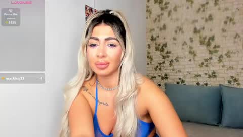 Snapshot of belle_hallle chatting on 01-04-25, 08:59 LucyJelly online show from 01-04-25, 08:59