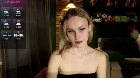 Snapshot of belle_vill chatting on 11-20-25, 11:21 Belle online show from 11-20-25, 11:21