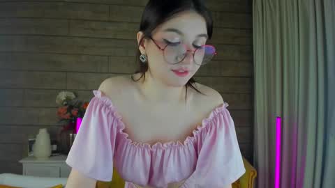 BelleBellerose online show from 02-23-25, 06:07