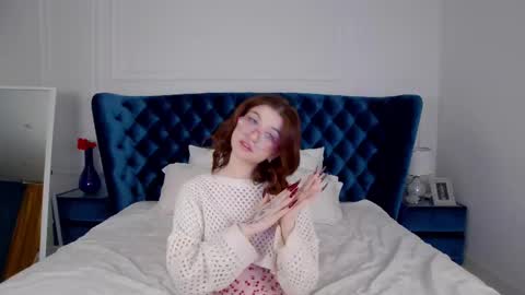 BelleBellerose online show from 02-26-25, 06:37