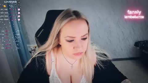 Snapshot of bellezza_ chatting on 02-04-26, 02:34 Your Annabelle Wolf online show from 02-04-26, 02:34