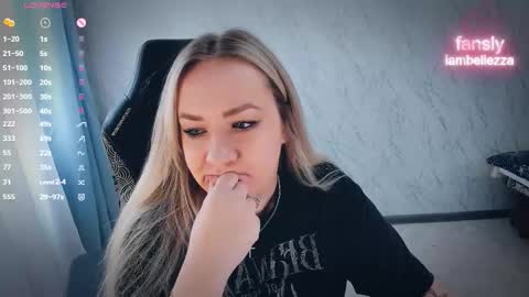 Snapshot of bellezza_ chatting on 02-11-26, 09:58 Your Annabelle Wolf online show from 02-11-26, 09:58