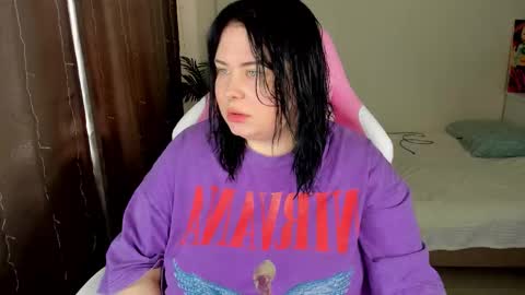 Snapshot of bellybooxo chatting on 10-28-25, 07:12 LinaBoo online show from 10-28-25, 07:12