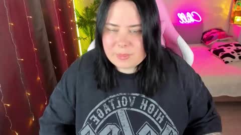 Snapshot of bellybooxo chatting on 11-06-25, 05:14 LinaBoo online show from 11-06-25, 05:14