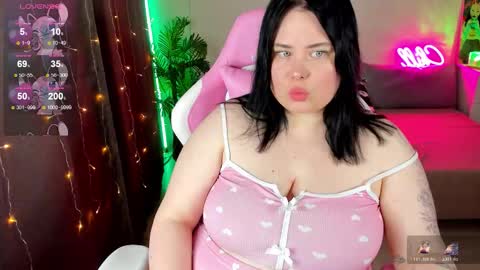 Snapshot of bellybooxo chatting on 11-15-25, 07:10 LinaBoo online show from 11-15-25, 07:10