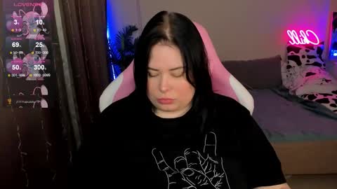 Snapshot of bellybooxo chatting on 11-25-25, 04:51 LinaBoo online show from 11-25-25, 04:51