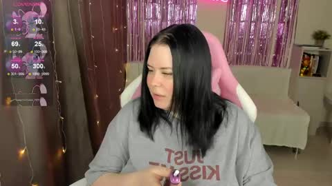 LinaBoo online show from 05-01-26, 09:36