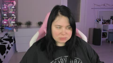 Snapshot of bellybooxo chatting on 05-19-26, 08:31 LinaBoo online show from 05-19-26, 08:31