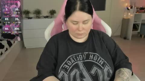 Snapshot of bellybooxo chatting on 05-22-26, 06:02 LinaBoo online show from 05-22-26, 06:02