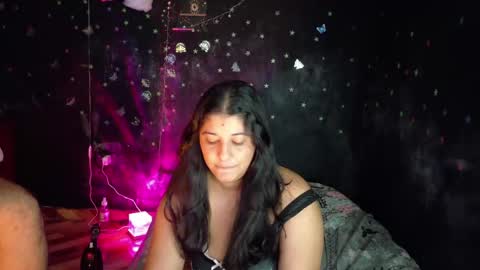 Snapshot of bellyjell chatting on 06-01-26, 04:52 Your New Girlfriend online show from 06-01-26, 04:52