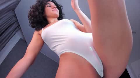 A girl from your  dreams online show from 12-01-25, 04:50