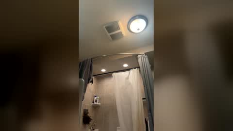 Snapshot of ben_dover10 chatting on 12-14-25, 09:14 Ben online show from 12-14-25, 09:14