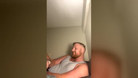 Snapshot of ben_dover10 chatting on 03-17-26, 05:44 Ben online show from 03-17-26, 05:44