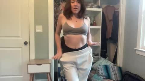 Snapshot of bendlikebecks chatting on 12-04-25, 01:31 bendlikebecks online show from 12-04-25, 01:31