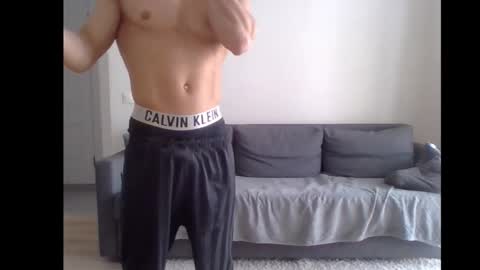 Snapshot of beniamain chatting on 03-08-25, 08:11 Alan online show from 03-08-25, 08:11