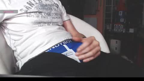 Snapshot of benijamin chatting on 12-14-25, 10:25 benijamin online show from 12-14-25, 10:25