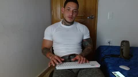 Snapshot of benjamin_isaac chatting on 01-04-25, 11:59 benjamin_isaac online show from 01-04-25, 11:59