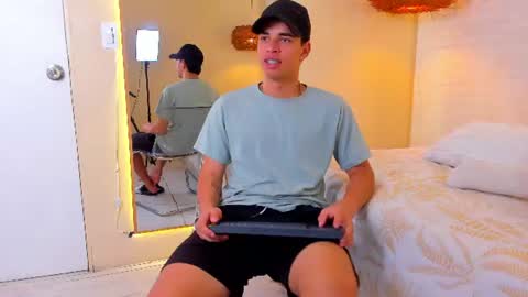 BENJAMIN online show from 07-08-26, 01:32