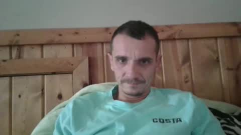 Snapshot of bennymn chatting on 12-20-25, 04:47 benny and innocentvixon online show from 12-20-25, 04:47