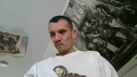 Snapshot of bennymn chatting on 12-22-25, 07:00 benny and innocentvixon online show from 12-22-25, 07:00