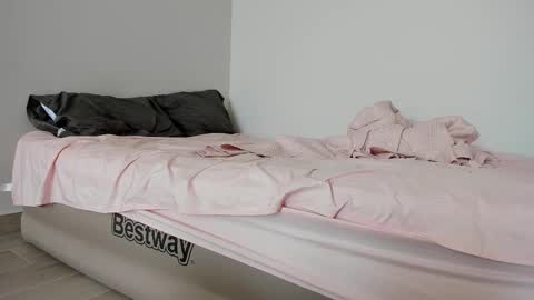 Snapshot of benthebodybuilder chatting on 12-04-25, 06:49 Ben Braxton online show from 12-04-25, 06:49