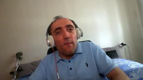 Snapshot of bentish chatting on 05-16-26, 12:15 bentish online show from 05-16-26, 12:15