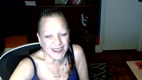 Snapshot of bentmountain chatting on 03-08-26, 04:11 DeniseDavid online show from 03-08-26, 04:11