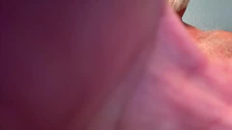 Snapshot of benz10001 chatting on 10-31-25, 04:13 benz10001 online show from 10-31-25, 04:13