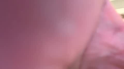 Snapshot of benz10001 chatting on 11-22-25, 02:38 benz10001 online show from 11-22-25, 02:38