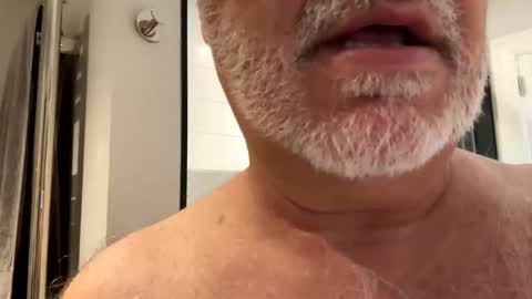 Snapshot of benz10001 chatting on 01-19-26, 02:10 benz10001 online show from 01-19-26, 02:10