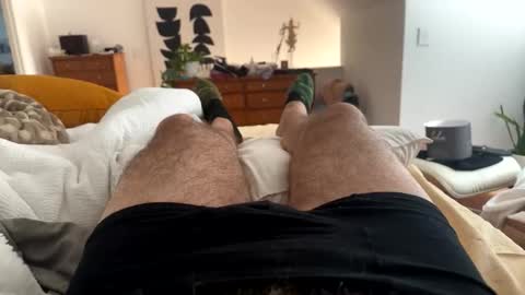 Snapshot of benz10001 chatting on 02-01-26, 01:42 benz10001 online show from 02-01-26, 01:42