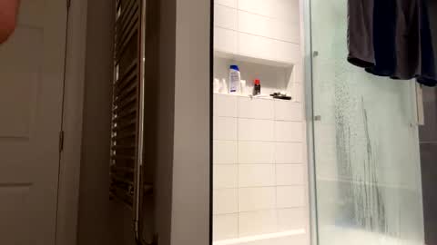 Snapshot of benz10001 chatting on 02-10-26, 04:16 benz10001 online show from 02-10-26, 04:16